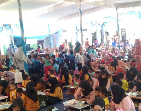 Colouring Competition di MI Al-Musthofa Canggu Mojokerto, Peserta Capai 350 Anak