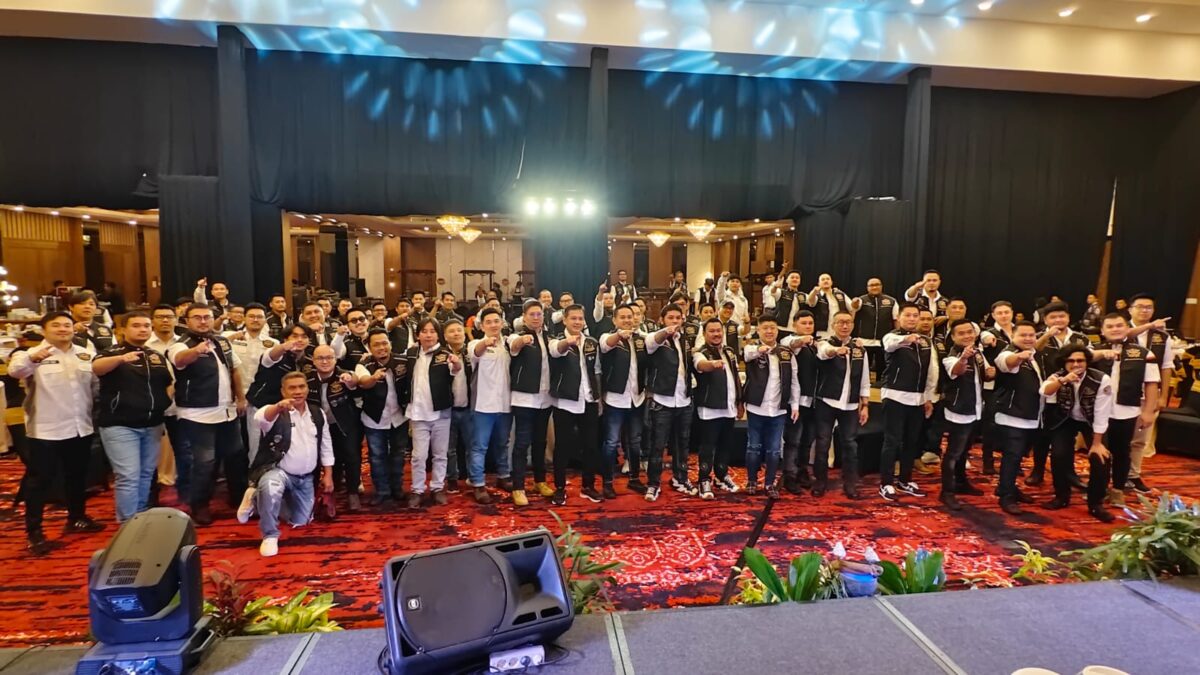 Pengurus dan HDCI Surabaya (Redaksi / Kabarterdepan.com) 