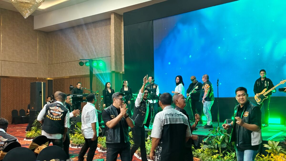 Member HDCI Jatim ikut bernyanyi hingga berjoget memeriahkan Malam Gala Dinner Rakerda HDCI Jatim 2025