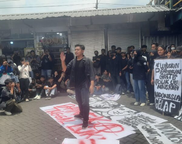 Ribuan Mahasiswa hingga Dosen Suarakan Penolakan Efisiensi Anggaran