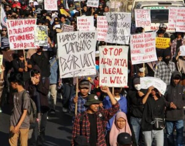 Demonstrasi, Unjuk Rasa, dan Aksi Massa: Mana yang Paling Bikin Geger?