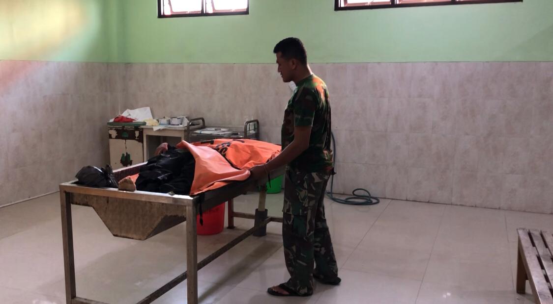 Jasad korban saat berada di kamar jenazah Rumah Sakit Soekandar Mojosari, Jumat (21/2/2025) pagi (Redaksi / Kabarterdepan.com) 