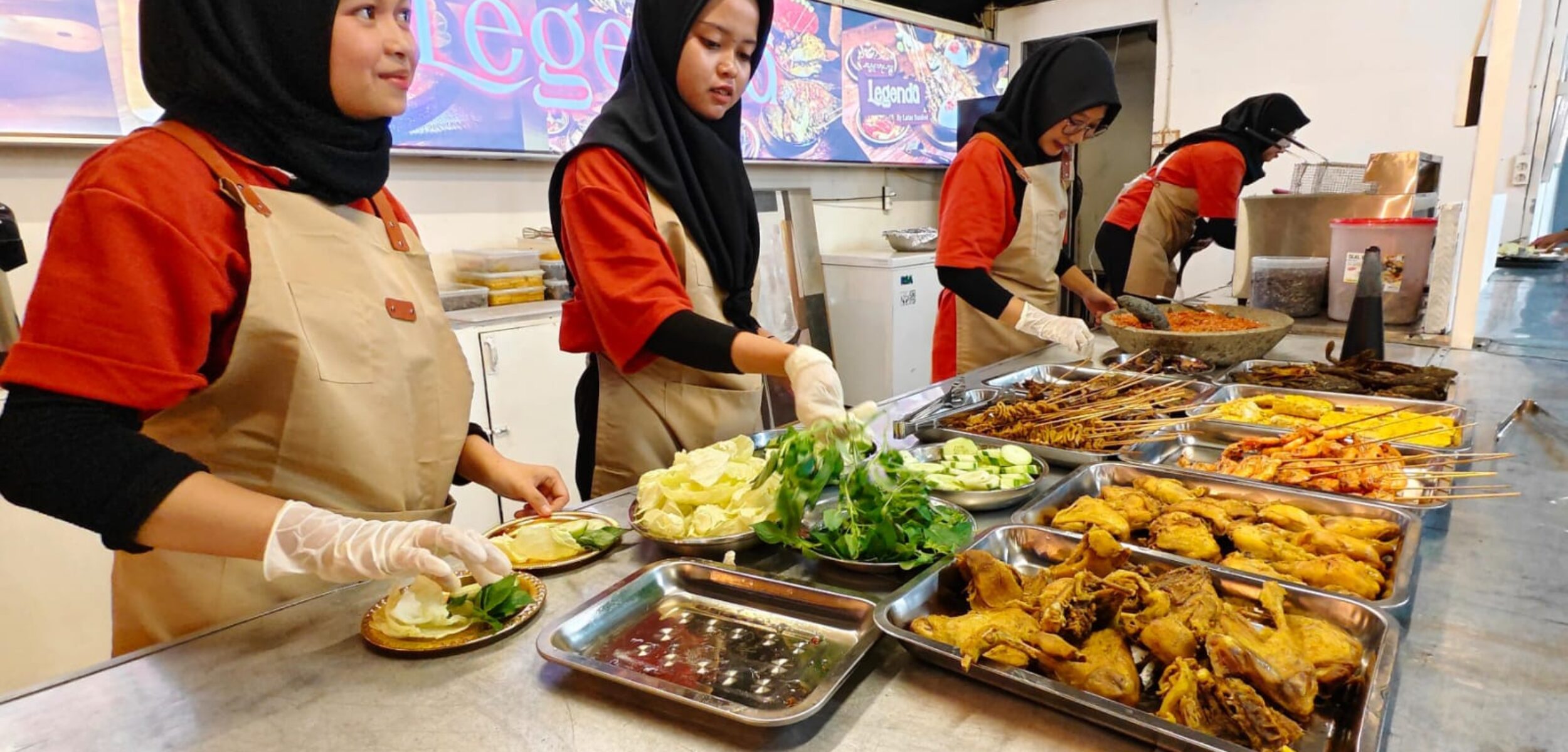 Aneka lauk Sambel Tempong Legenda hadir di Layar Sunfest (Pelataran Sunrise Mall) (Redaksi / Kabarterdepan.com)