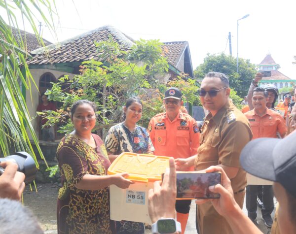 Wabup Mojokerto Tinjau Bencana Banjir, Fokus Perhatikan Kesehatan Warga Terdampak