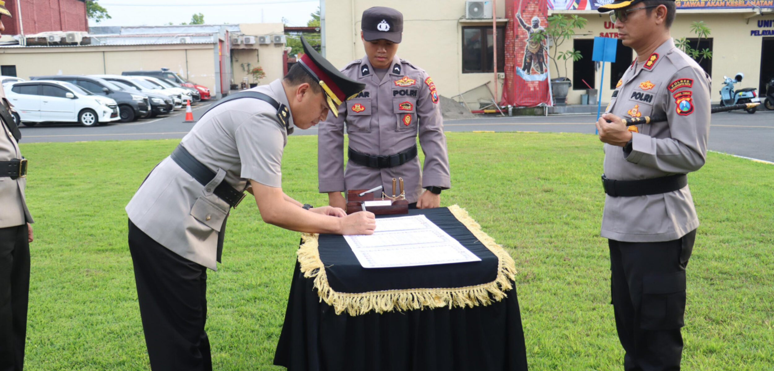 Upacara sertijab Kabag SDM Polres Mojokerto Kota yang dipimpin langsung oleh Kapolres, AKBP Daniel S Marunduri, Selasa (4/2/2025) (Humas Polres Mojokerto Kota untuk Kabarterdepan.com)
