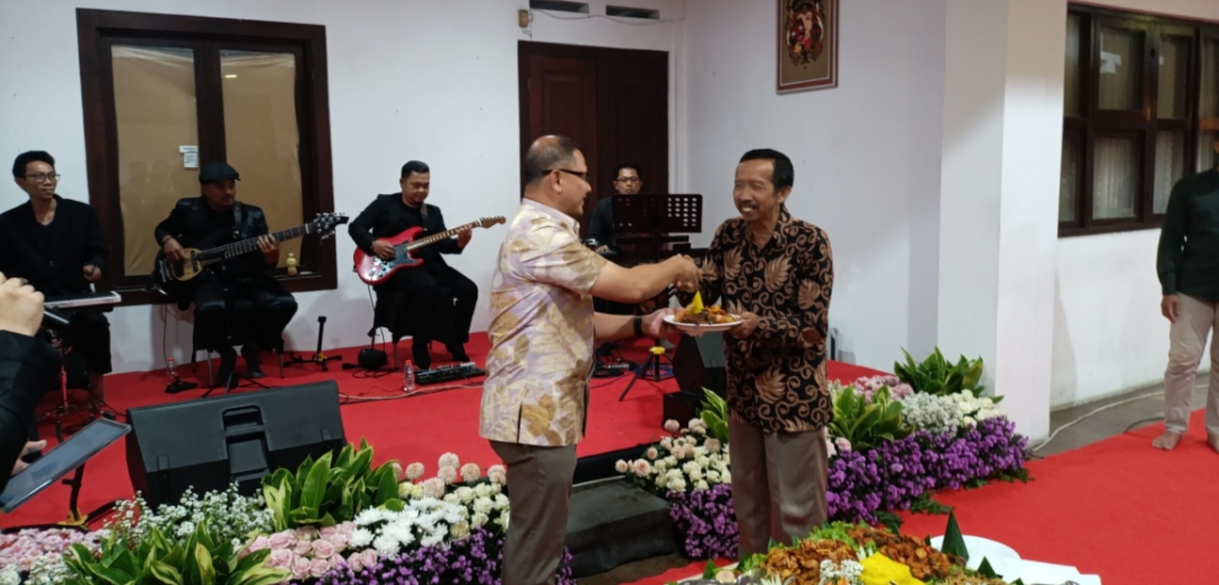 10 Hari Menjelang Purna, Pj Wali Kota Batu Rayakan HPN Bersama Awak Media