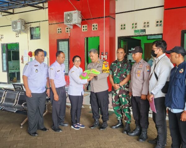 Bayi yang Ditemukan di Wonosalam Diserahkan ke Dinsos Jombang