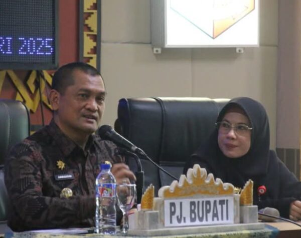 Pj Bupati Lampung Utara Pimpin Rakor Penyusunan Roadmap Aksi Kolaborasi Penuntasan Sampah