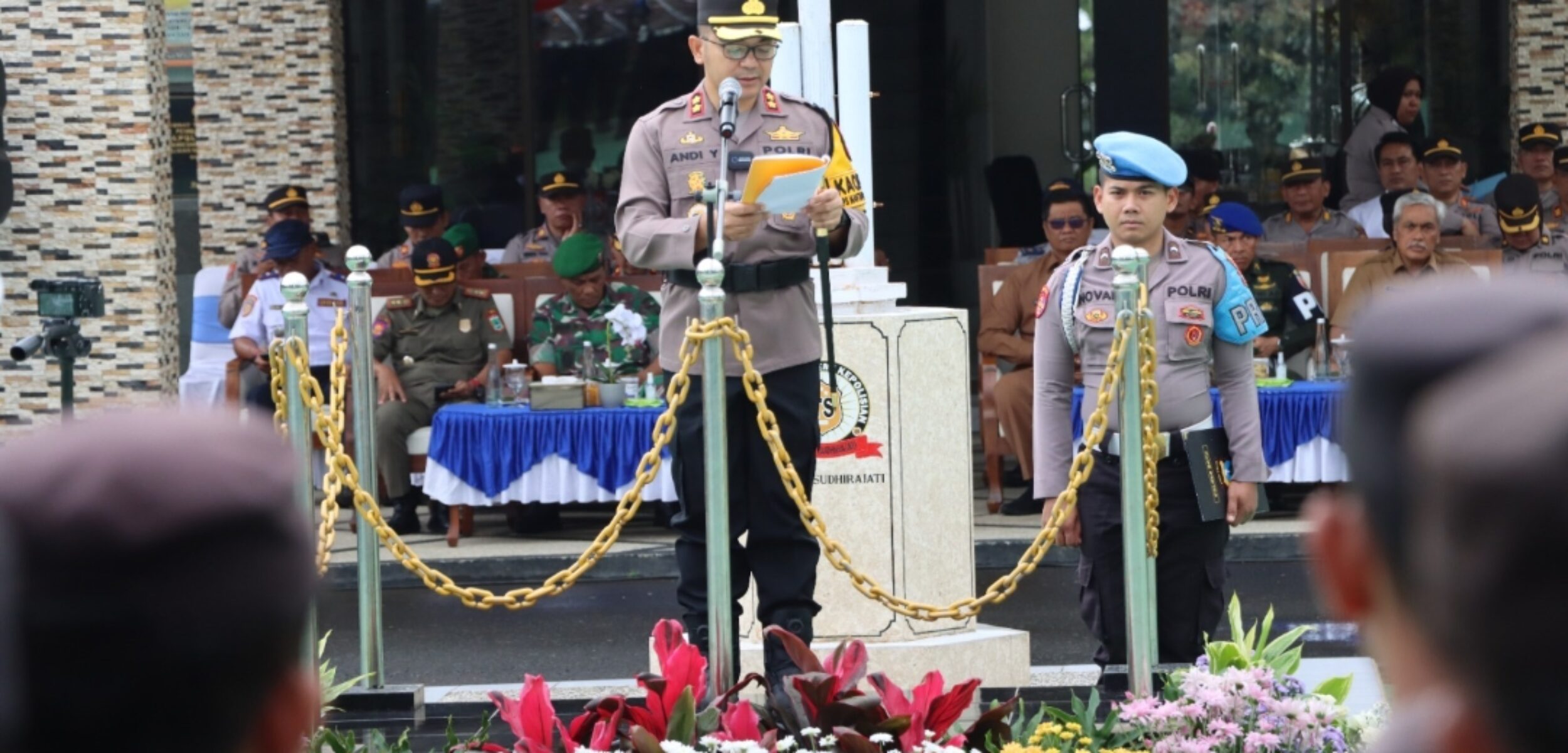 Kapolres Batu Pimpin Apel Gelar Pasukan Operasi Keselamatan Semeru 2025, Fokus pada Edukasi dan Penegakan