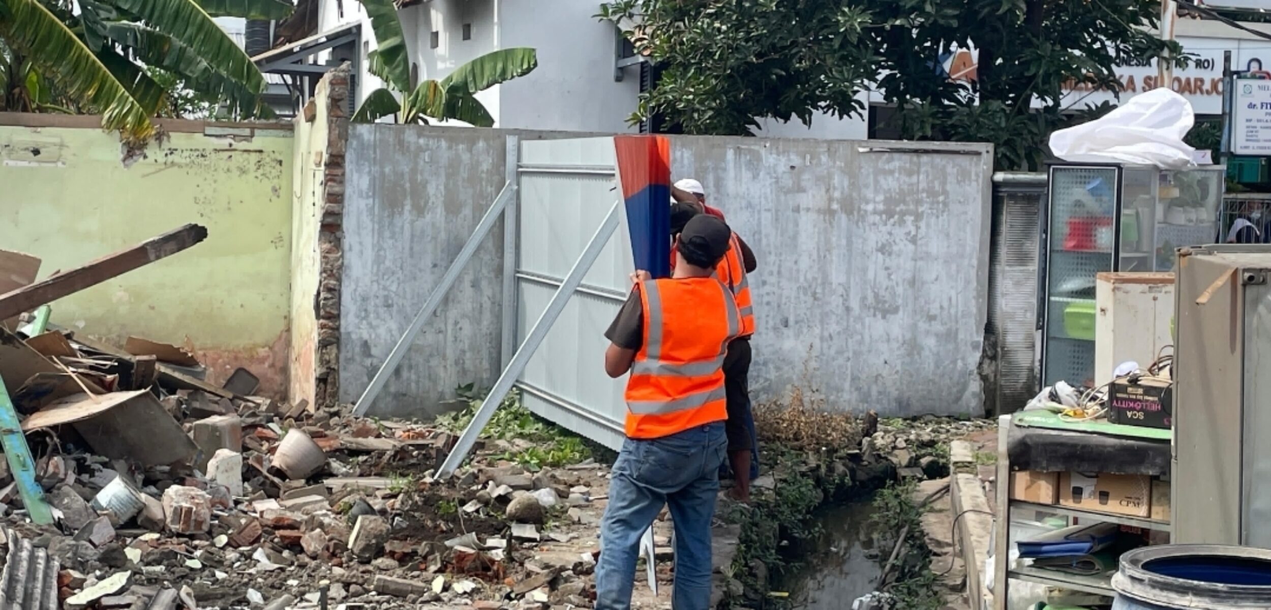 PN Sidoarjo Eksekusi Aset PT KAI (Persero) di Halaman Stasiun Sidoarjo
