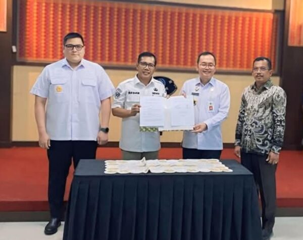 DPRD Kabupaten Dharmasraya Bersama Kanwil Kemenkum Sumbar Tandatangani Perjanjian Kerja Sama