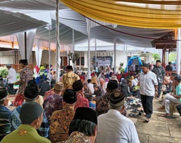 Menyambut Bulan Suci Ramadan, Anggota DPRD Dharmasraya Wigiono Gelar Santunan Anak Yatim dan Khitan Massal