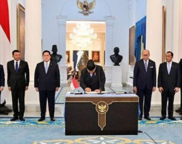 Presiden Prabowo Tandatangani Tiga Produk Hukum Strategis Investasi Nasional