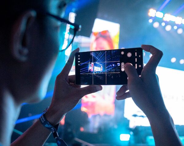 Fancam Makin Jernih Pakai Galaxy S25 Series, HP Konser dengan AI