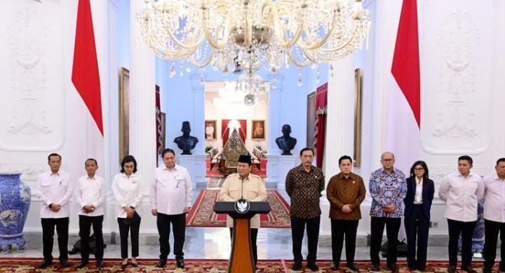 WhatsApp Image 2025 02 18 at 08.57.53 6f551632 1 Presiden Prabowo Subianto Menyampaikan Saat Konferensi Pers Mengenai Peraturan Pemerintah (PP) Nomor 8 Tahun 2025, Senin (17/2/2025) (Redaksi / Kabarterdepan.com)