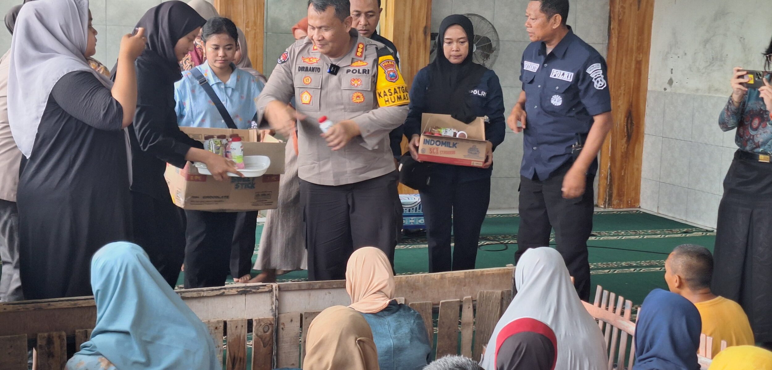 Sambut Bulan Ramadan, Bidhumas Polda Jatim Lakukan Baksos Peduli ODGJ di Mojokerto