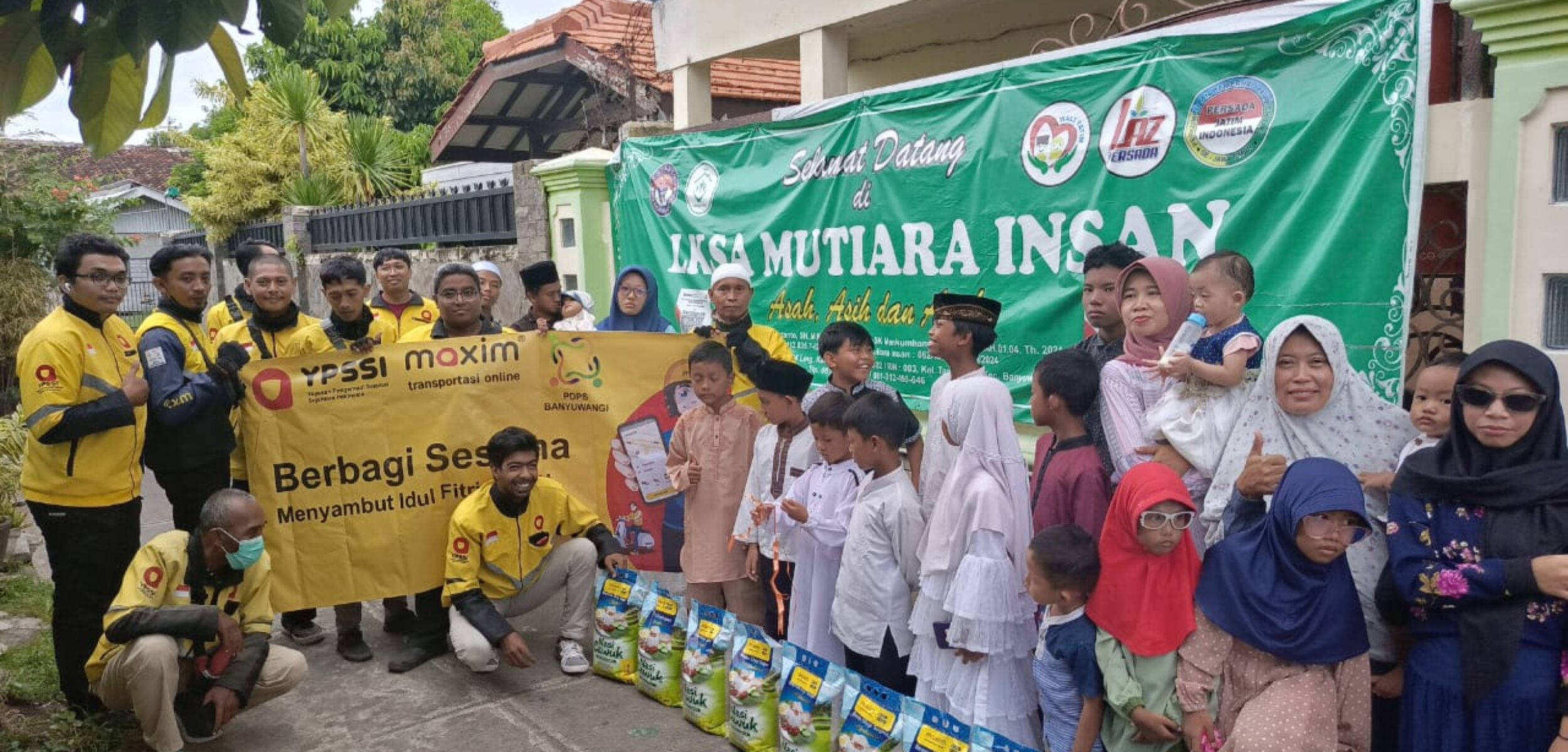 10.03.2025 Bagikan Semangat Ramadan Belasan Pengemudi Maxim Banyuwangi Lakukan Konvoi Dan Kegiatan Amal Ke Panti Asuhan