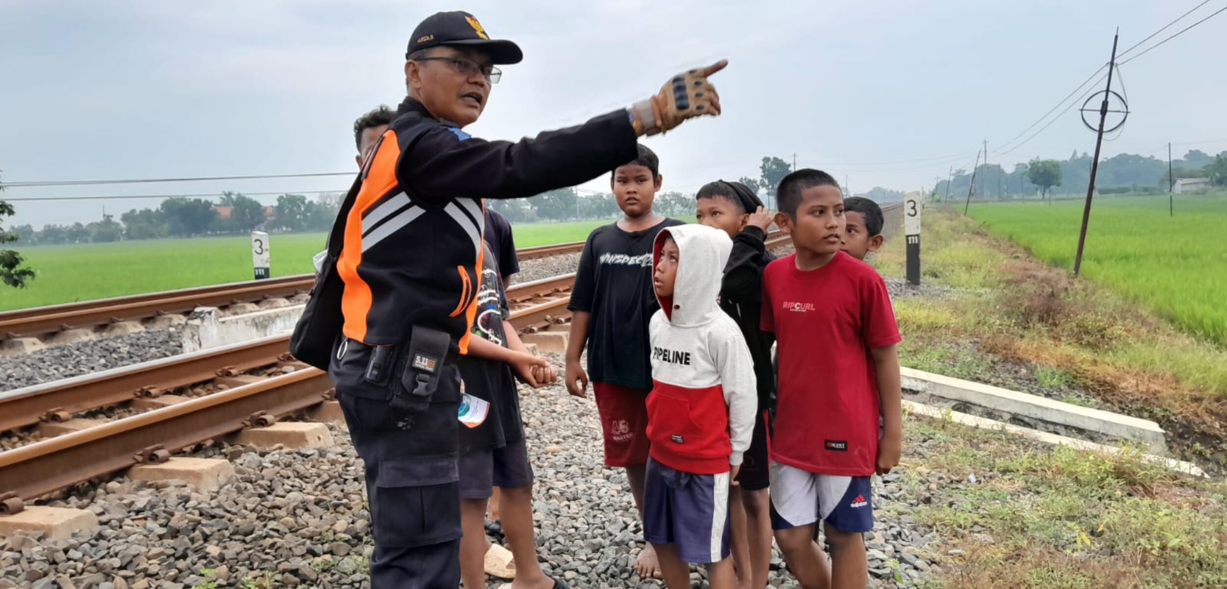 Catat! Ngabuburit di Sekitar Rel Kereta, Bisa Dipenjara Hingga Kena Denda Rp 15 Juta