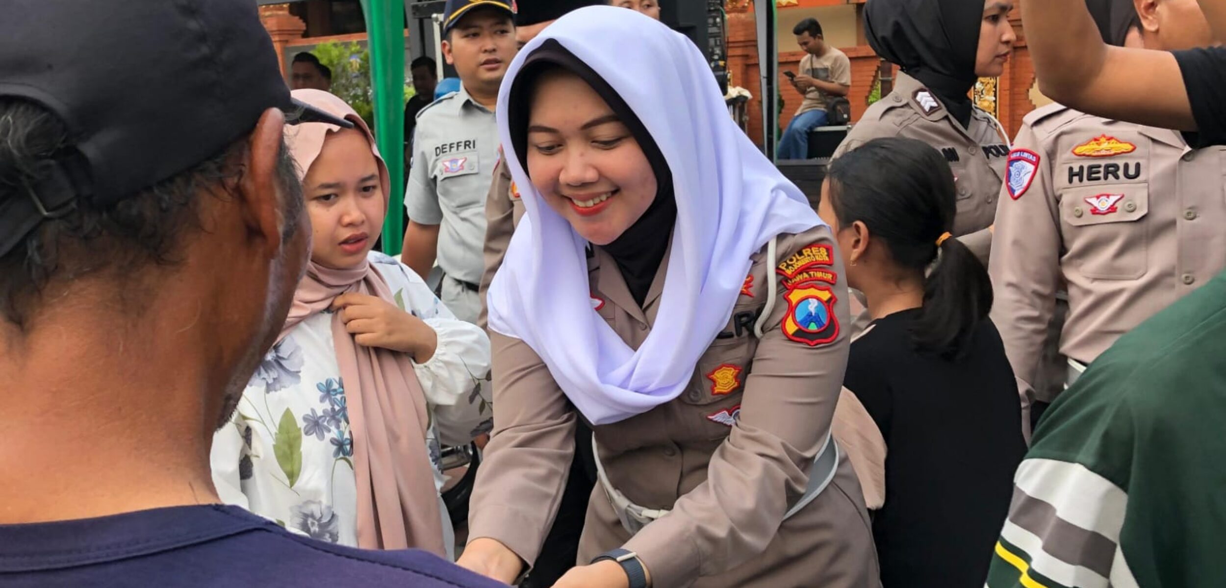 Polres Mojokerto Kota Bagikan 350 Takjil, Ludes dalam 5 Menit