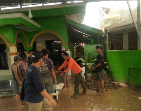 Pasca Banjir, Lurah Palabuanratu Sukabumi Monitoring-Mapping Wilayah yang Terdampak