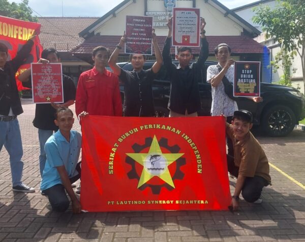 Hak Buruh Terabaikan, 9 Pekerja Pengolahan Tuna Banyuwangi Diberhentikan Sepihak