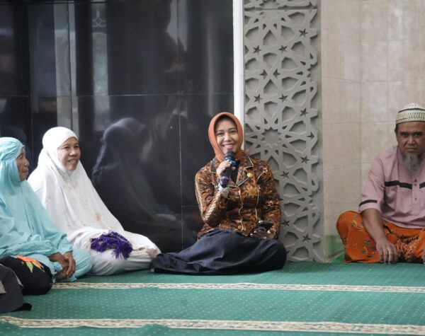 Lewat “Curhat Ning Ita”, Wali Kota Mojokerto Terima Pengaduan Langsung ke HP Pribadi