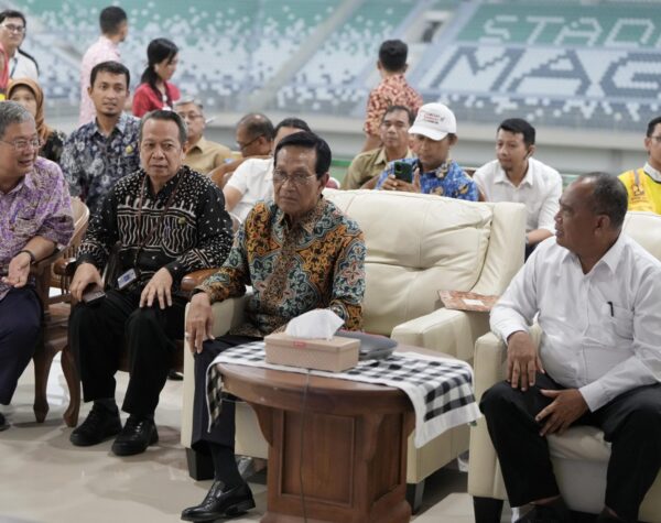 Diresmikan, Gubernur DIY dan Bupati Sleman Tinjau Kesiapan Stadion Maguwoharjo