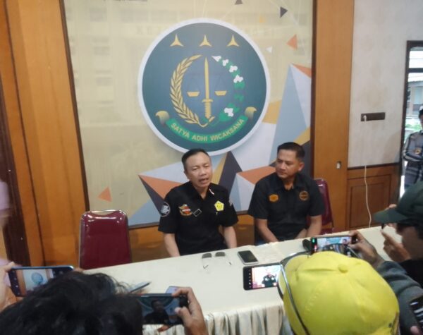 5 Jam Diperiksa Kejaksaan, Mantan Wabup Blitar Rahmat Santoso Tegas Katakan Korupsi Kejahatan Serius