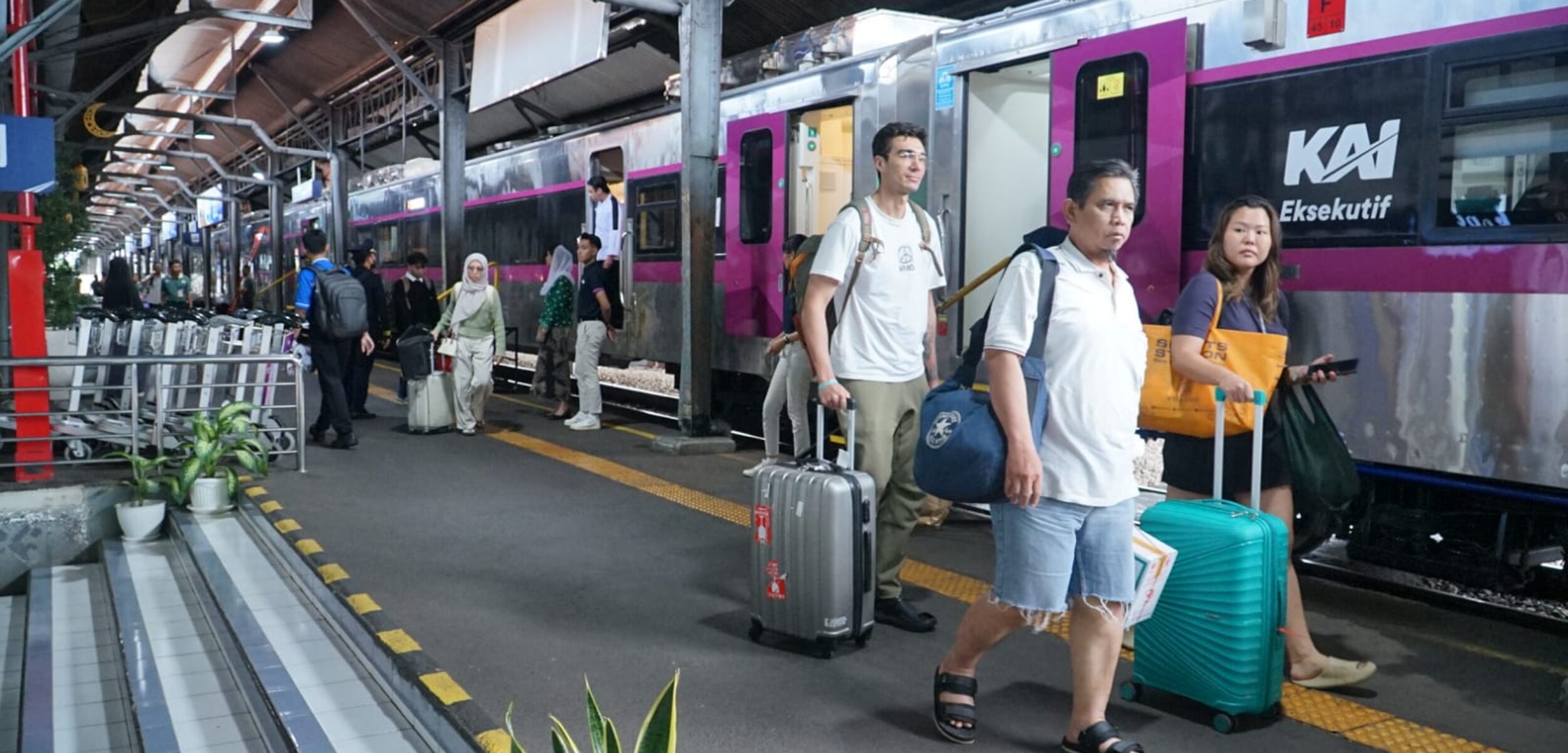 Jelang Lebaran, KAI Catat Ribuan Penumpang Tujuan Blora