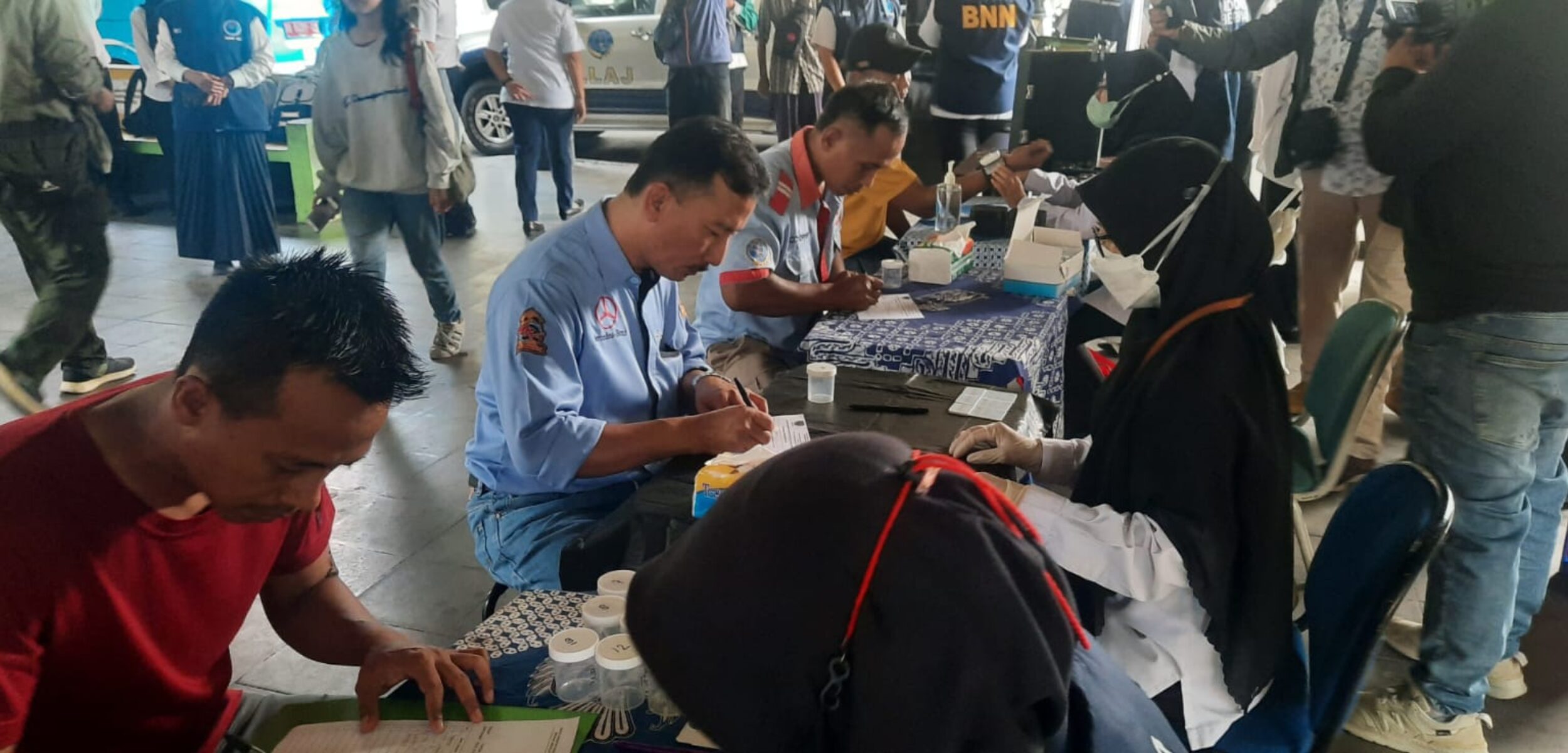 BNNP DIY Lakukan Tes Urine 20 Sopir Bus di Terminal Jombor Sleman, Ini Hasilnya