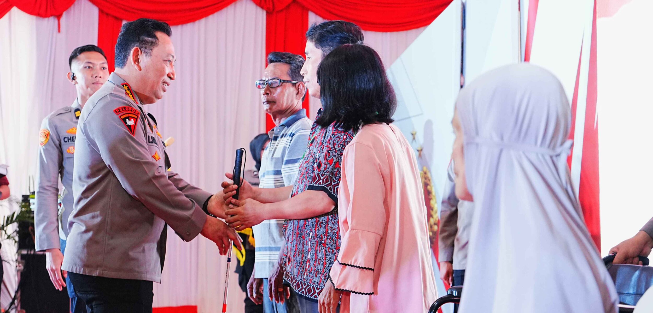 Kapolri Kunker ke Polda Sumut, Tinjau Renovasi Masjid hingga Bakti Sosial