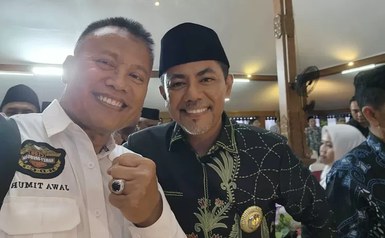 Ketua HDCI Probolinggo Raya, H Sunarto bersama Bupati Probolinggo Gus Haris.
