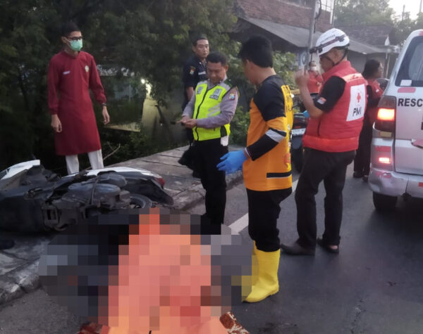Nahas, Pemotor asal Jombang Meregang Nyawa Terlindas Truk di Bypas Mojokerto