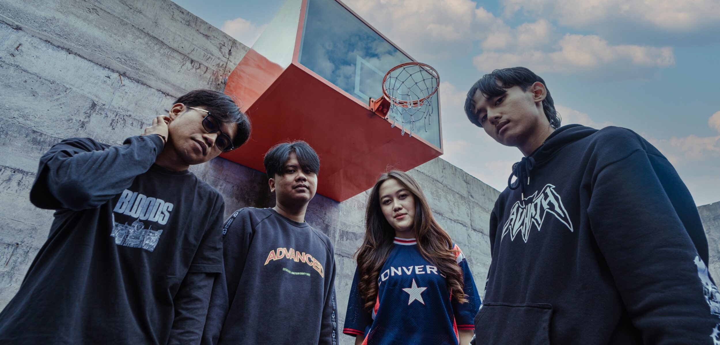 Jelajahi Perjalanan Emosional dari Realita yang Semu Bersama Reconcile di ‘Drowned in Static’