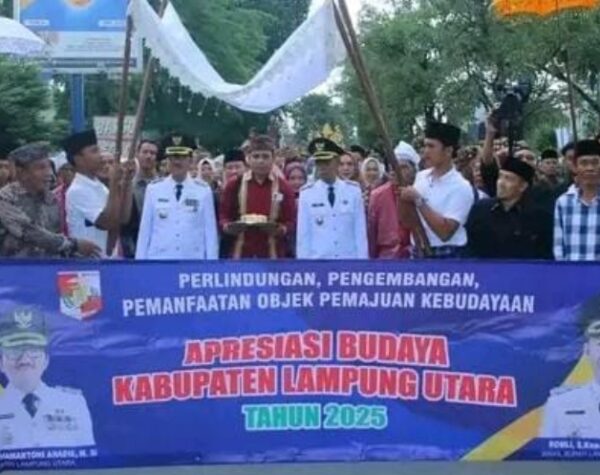 Apresiasi Budaya Kabupaten Lampung Utara Ramaikan Penyambutan Kedatangan Bupati dan Wakil Bupati Terpilih