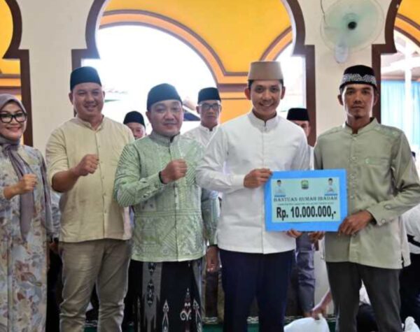 Safari Ramadan di 17 Kecamatan, Pemkab Lampung Selatan Bagikan Dana Hibah Untuk Masjid