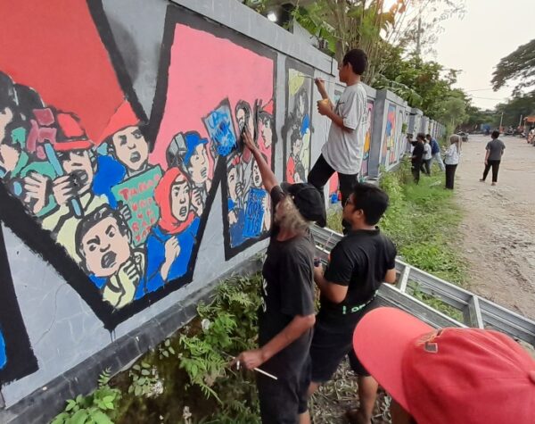 Seni Mural Warnai Kabupaten Blora dalam Perayaan Satu Abad Pramoedya Ananta Toer