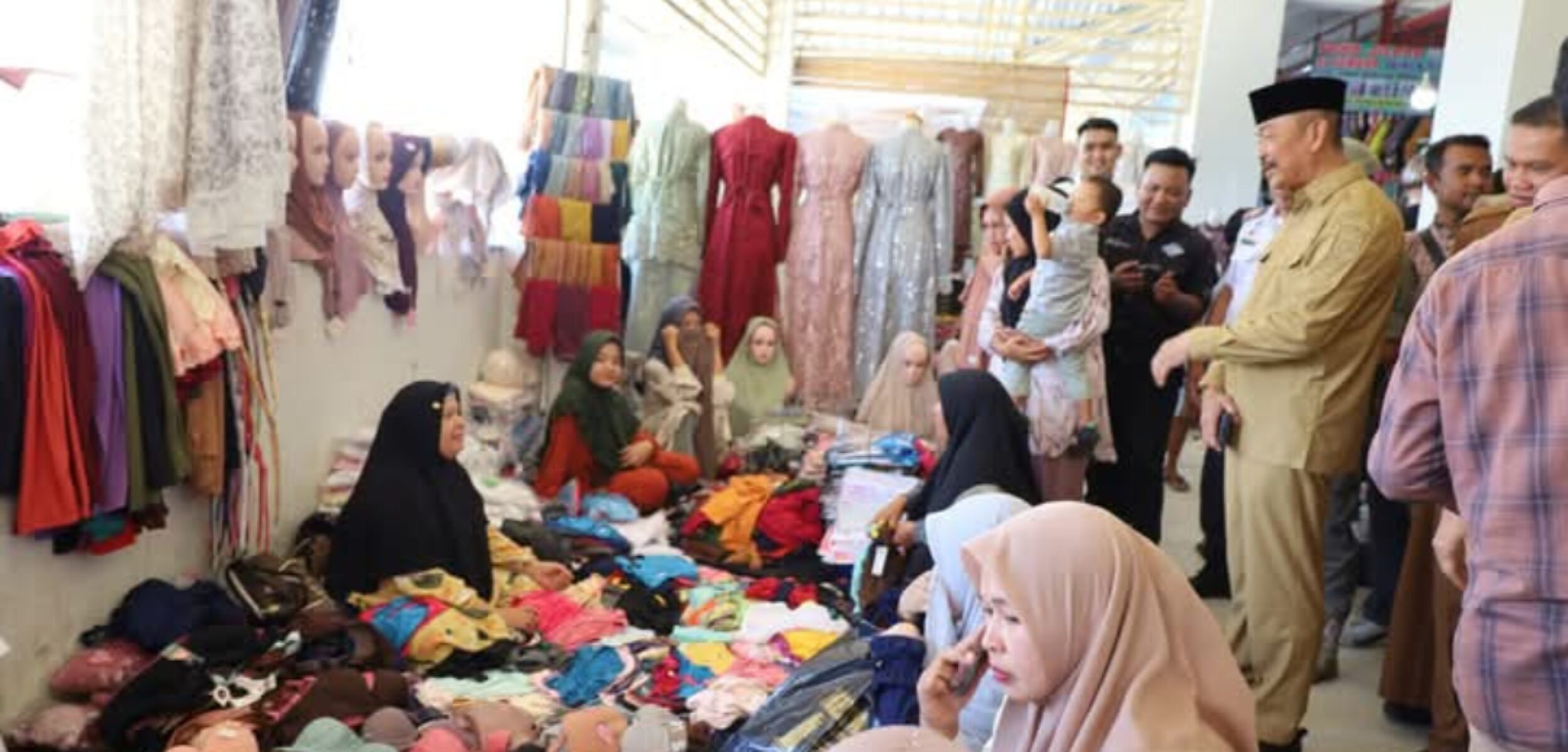 Hari Pertama Kerja, Bupati Madina Blusukan ke Pasar Baru Panyabungan