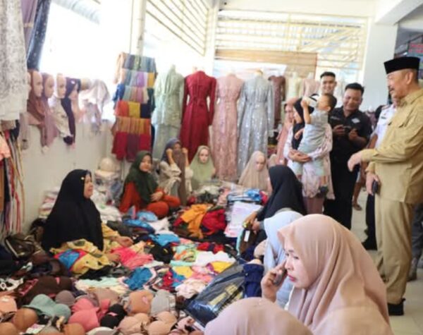 Hari Pertama Kerja, Bupati Madina Blusukan ke Pasar Baru Panyabungan