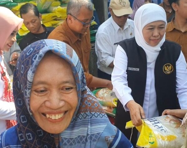 Pasar Murah Pemprov Jatim di Sidoarjo, Diserbu Warga
