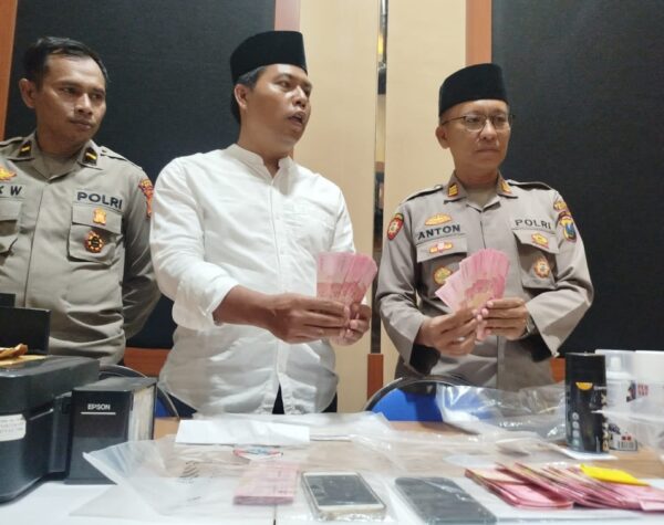 Polres Batu Ungkap Kasus Peredaran Uang Palsu, Tiga Pengedar Ditangkap