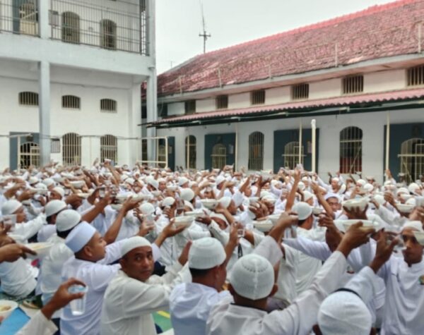 Ribuan Warga Binaan Lapas Mojokerto Rayakan Idulfitri, Makan Ketupat Bersama hingga Kuota Kunjungna Ditambah