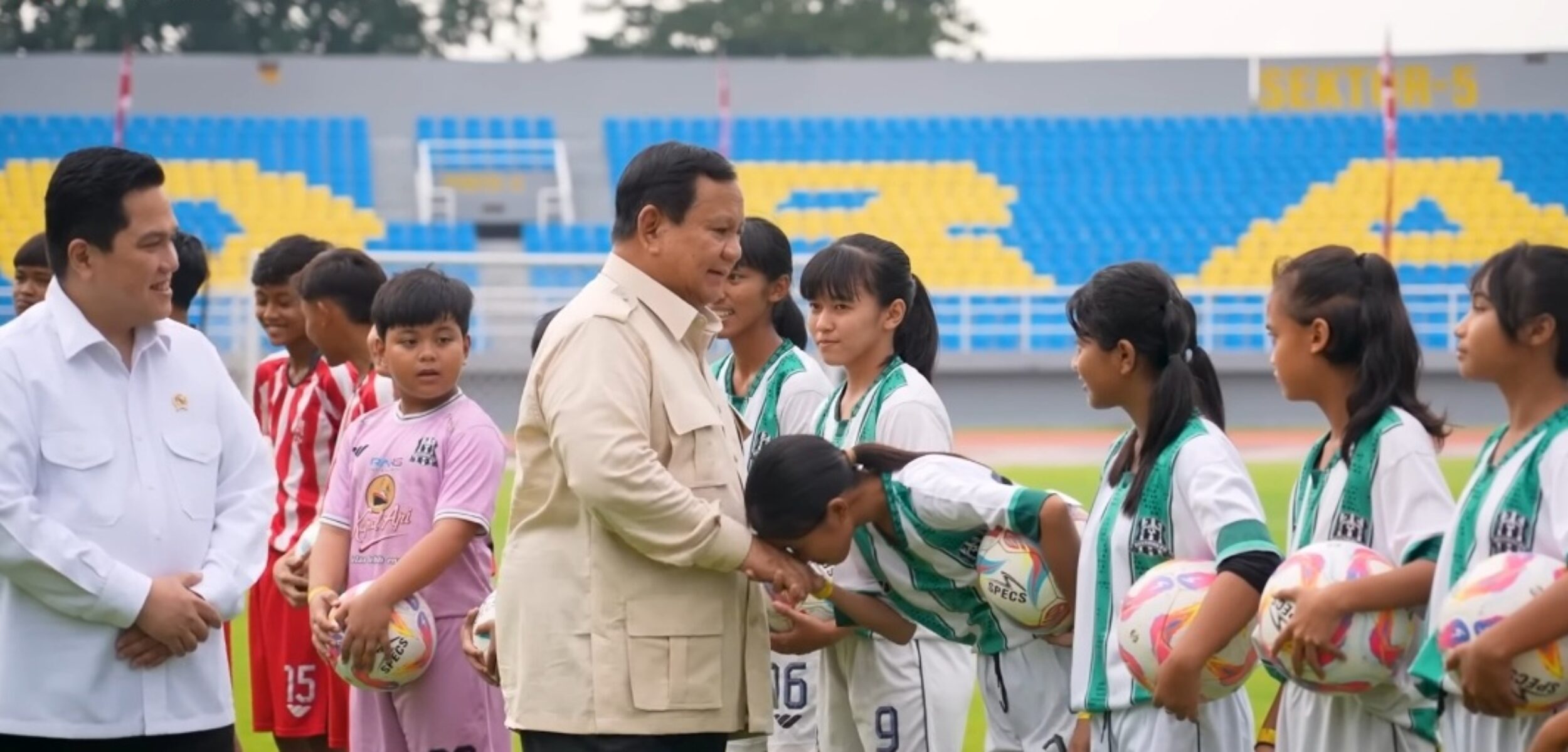Presiden Prabowo Resmikan 5 Stadion Berstandar FIFA di Jawa Timur
