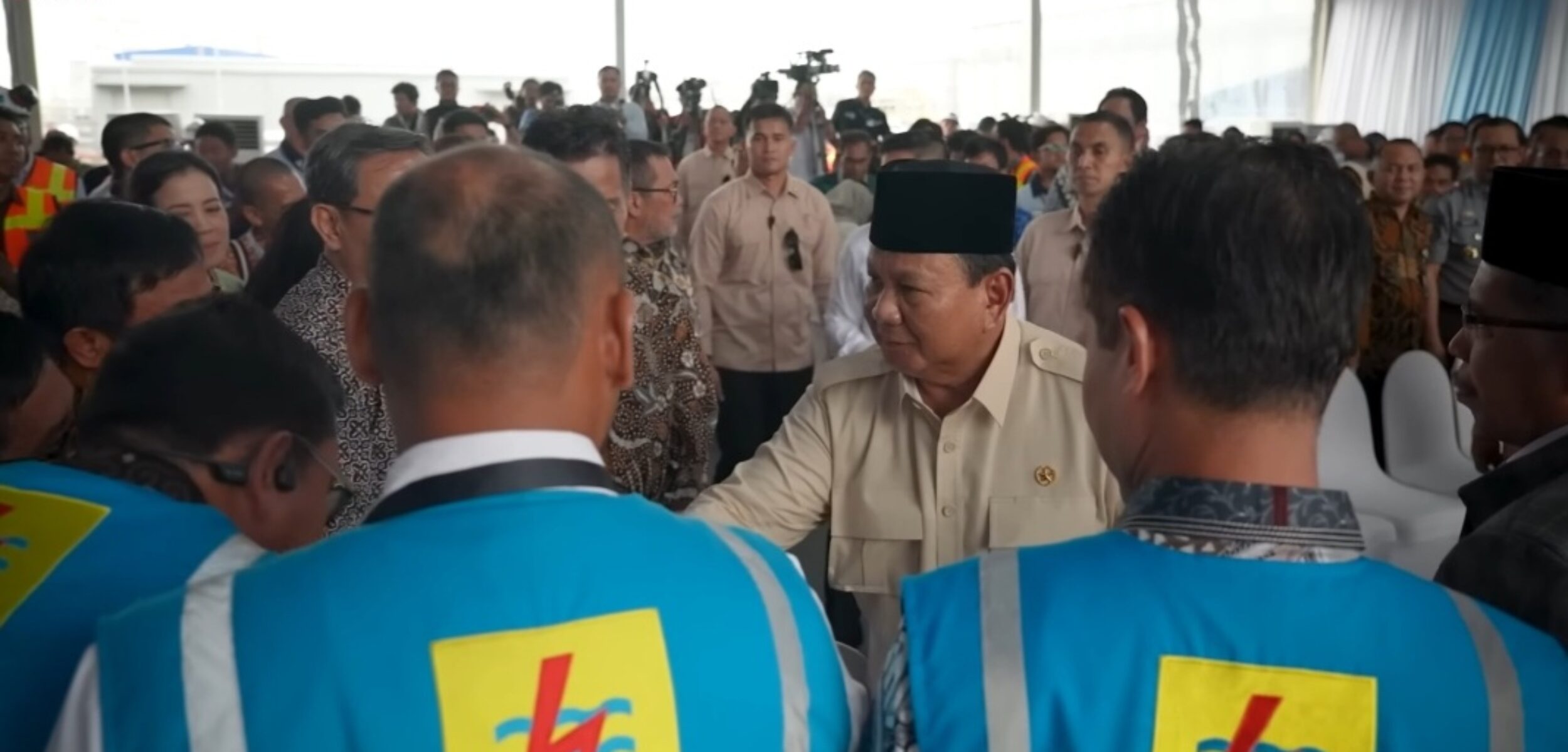 SmartSelect 20250318 093602 YouTube