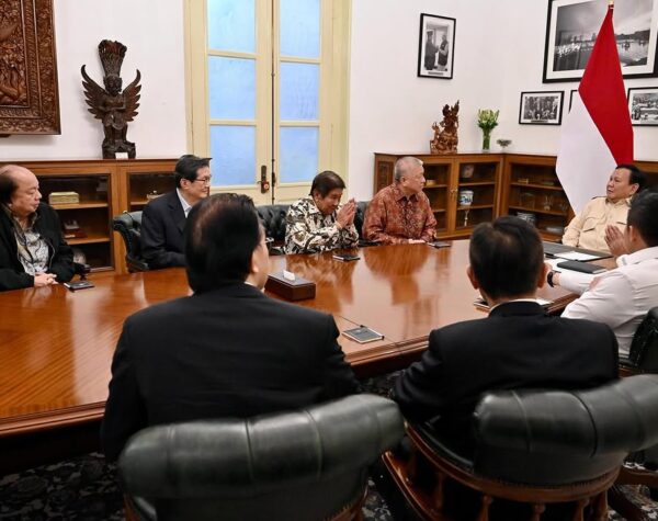 Presiden Prabowo Kumpulkan 8 Naga di Istana, Ini Poin Penting yang Dibahas