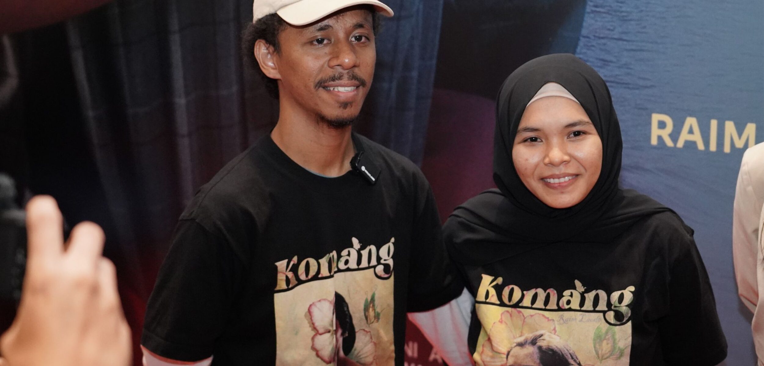 Kisah Romansa Nyata Raim Laode dan Istrinya Dikemas dengan Manis dan Emosional lewat Film Komang