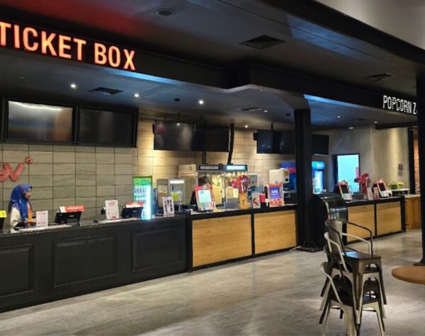 10 Film Berbagai Genre Siap Sambut Akhir Pekanmu, Cek Jadwal Tayang Hari Ini!