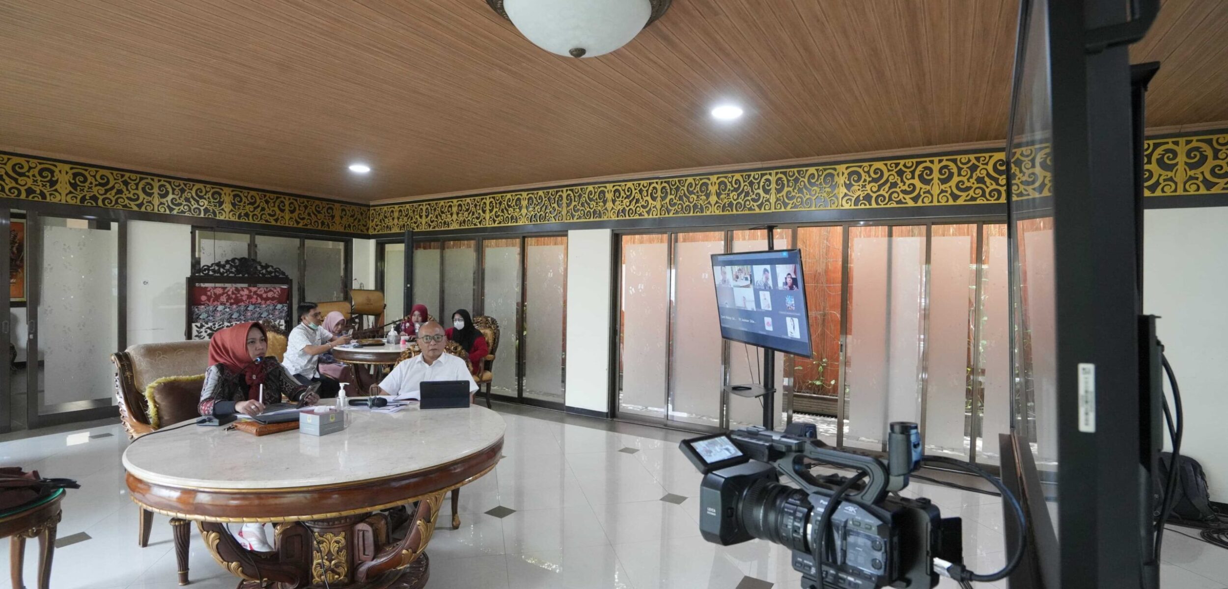 d97ba9431b240d95a78461c7dc16fe33