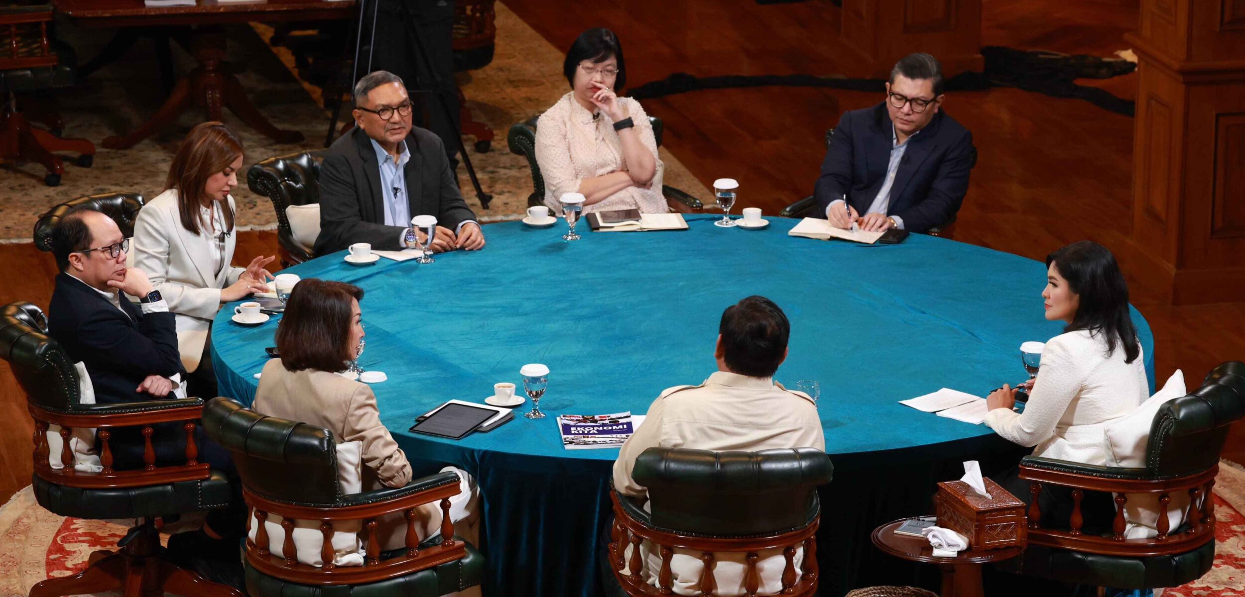 Gn1xDxYaoAAqdpZ 11zon