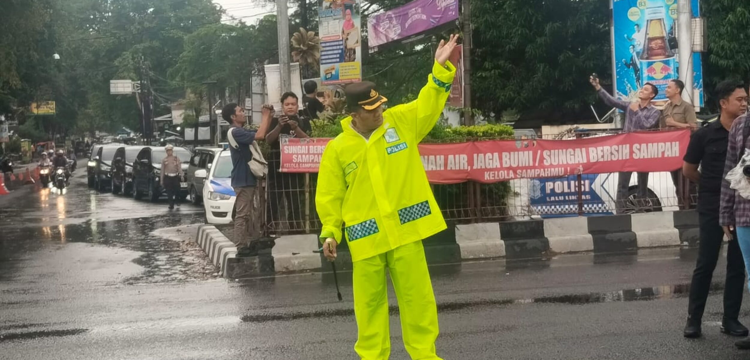 Kapolres Nganjuk Turun Langsung Urai Arus Balik di Simpang 4 Kertosono